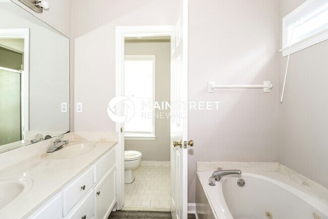Building Photo - 4 Bedroom Pet-Friendly Home in Memphis, TN...