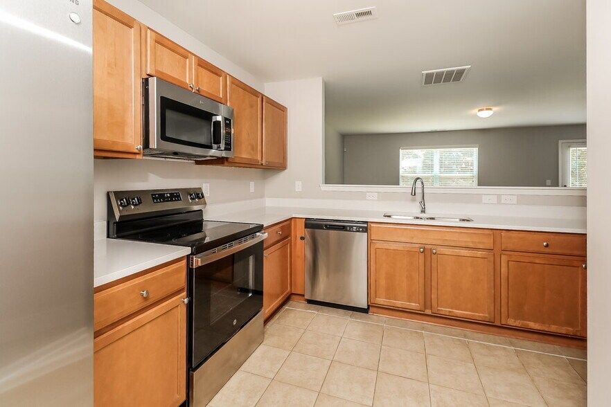 Building Photo - 983 Ramsgate Dr SW