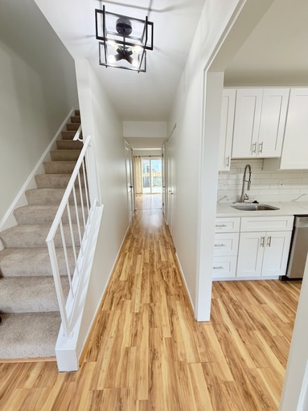 Building Photo - 9614 Marston Ln