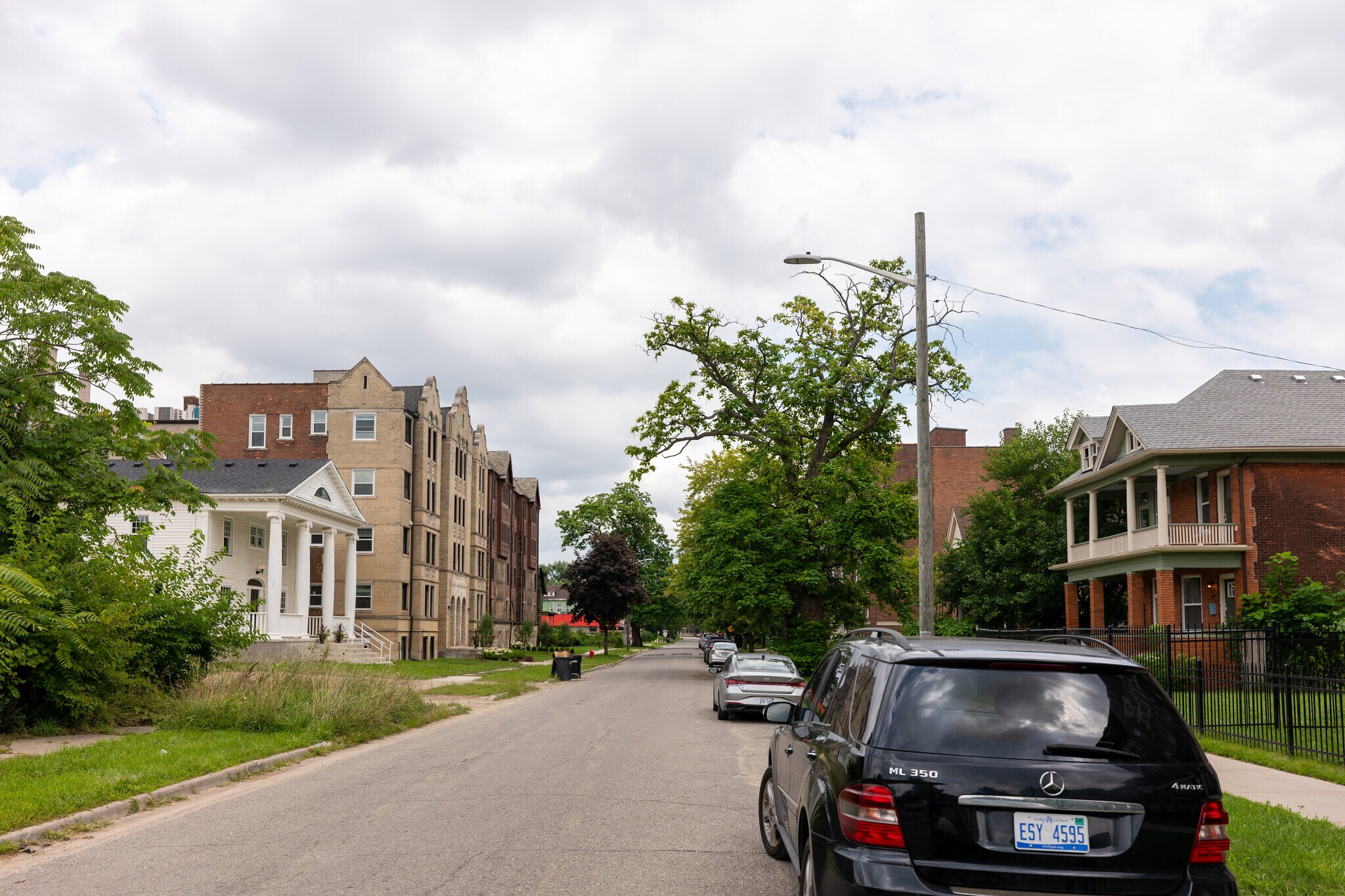 Building Photo - 718 Hazelwood St