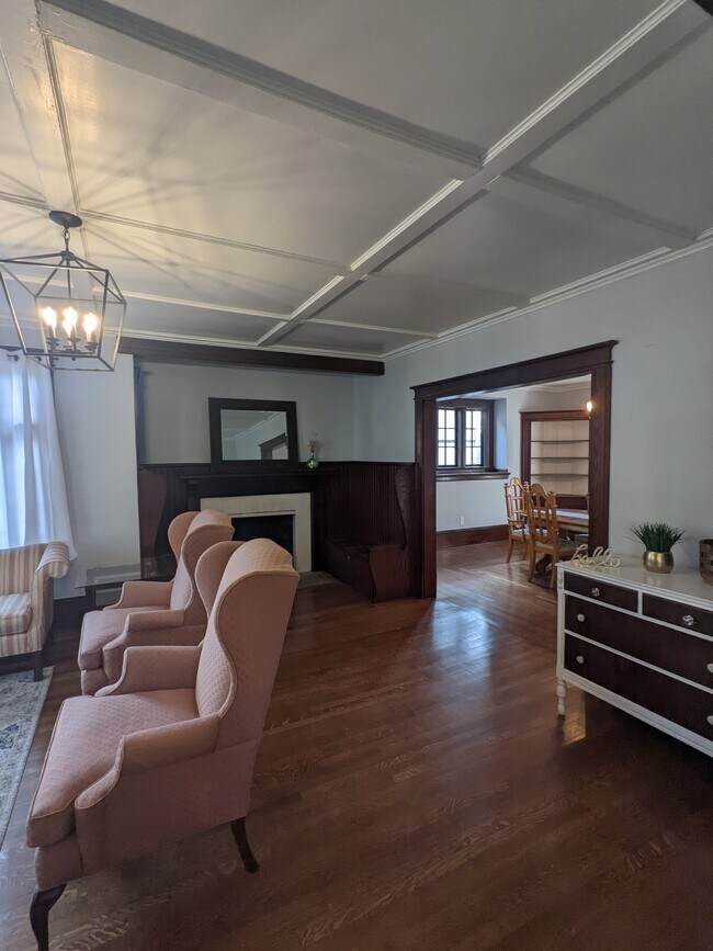 Building Photo - 171 Lincoln St