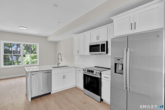 Building Photo - 70 Whiting St