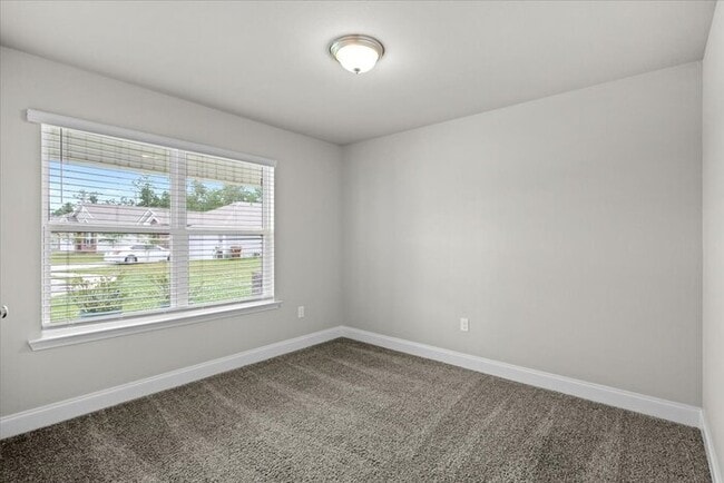 Building Photo - 18401 Elkwood Dr