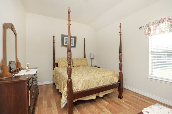 Building Photo - 23310 Parkway Lakes Ln