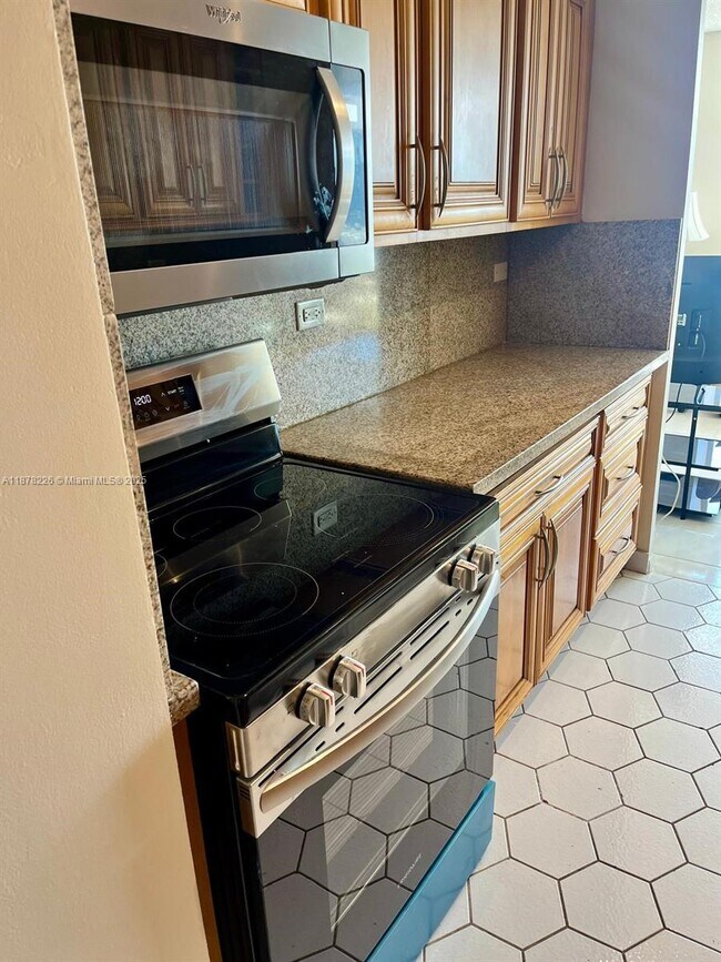 Building Photo - 251 174th St