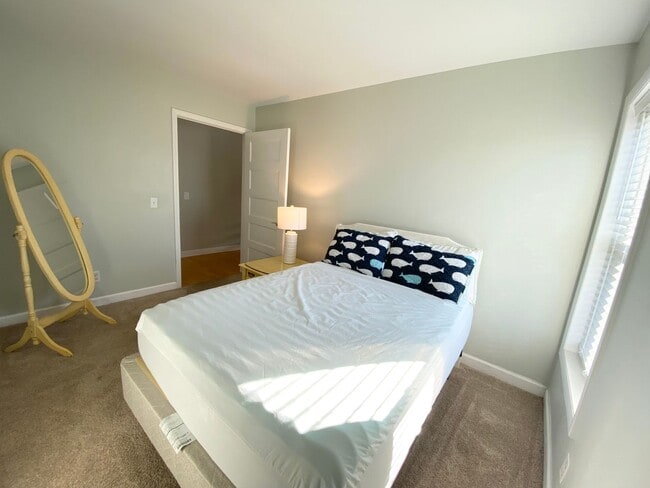 Building Photo - OCEAN VIEW OF THE SUNRISE AND SUNSET!!!