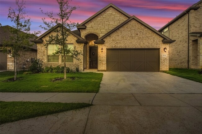 Primary Photo - 3032 Lionsgate Dr