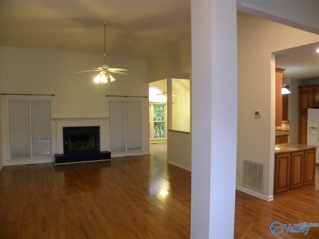 Building Photo - 104 Nobleton Ln NW