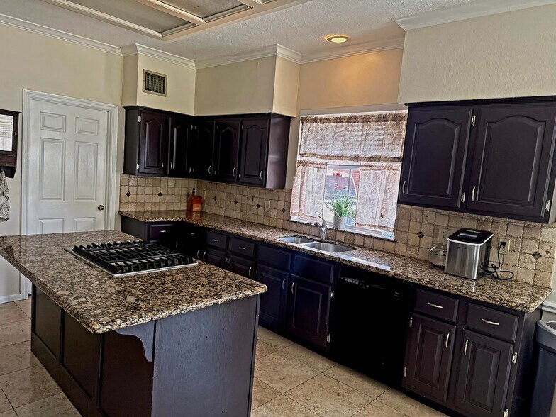 Building Photo - 4622 Grand Cayman Dr