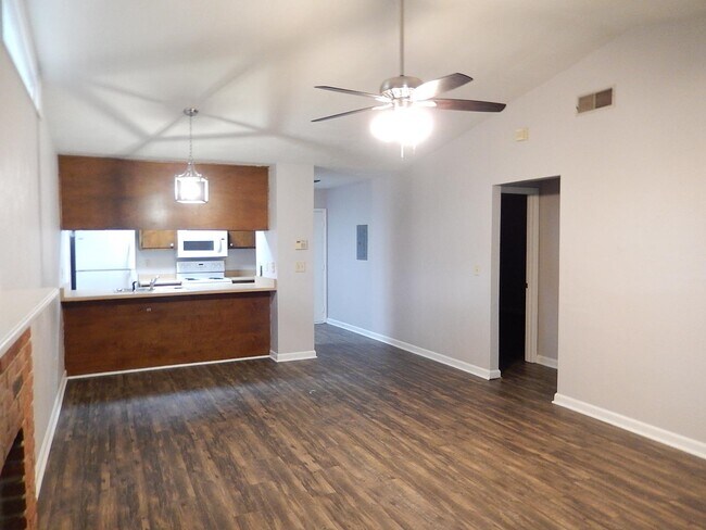Building Photo - 3335 Sedona Rd