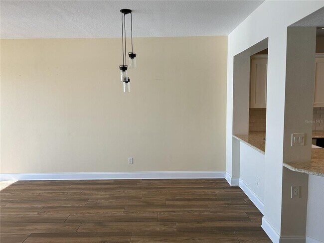 Building Photo - 8000 Sailboat Key Blvd S