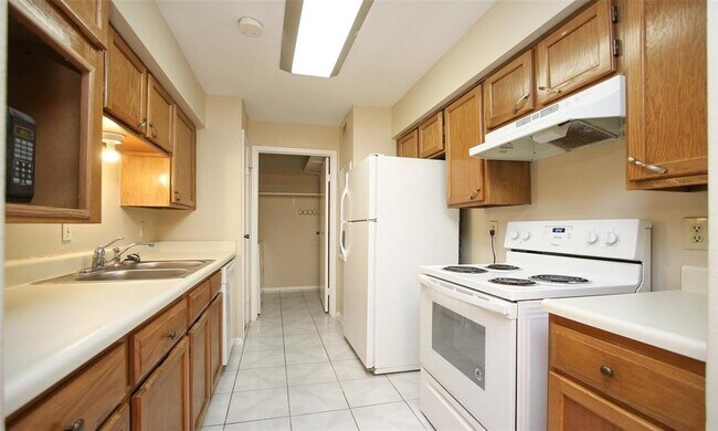 Building Photo - 8787 Brae Acres Rd