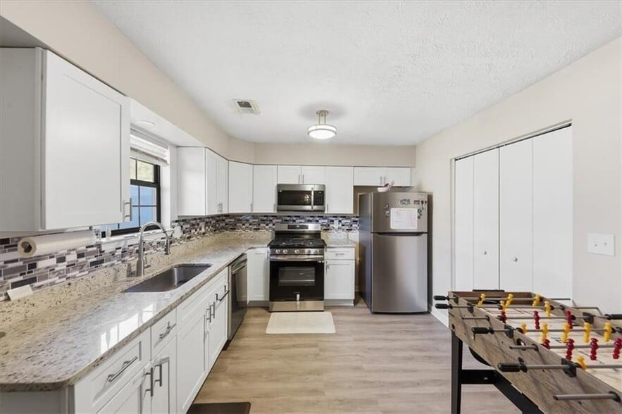 Building Photo - 3682 Stephanie Ct