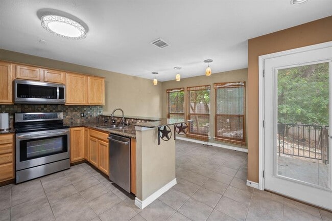 Building Photo - 5306 Beacon Dr