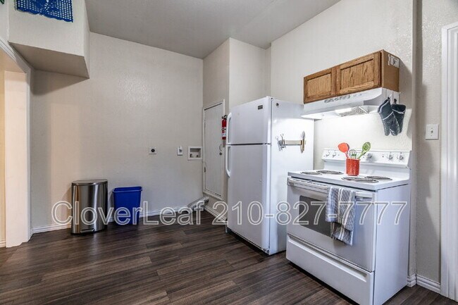 Building Photo - 1317 W French Pl