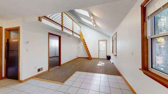 Building Photo - 273 Putnam Ave