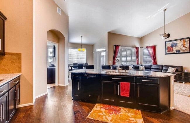 Building Photo - Beautifully updated home in a fantastic Parker neighborhood