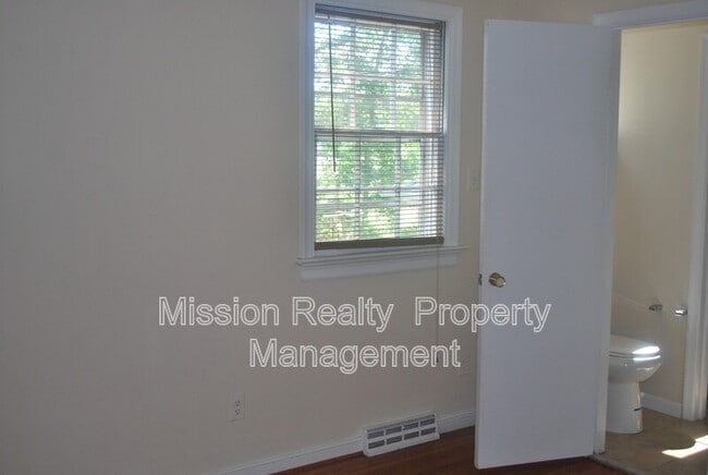 Building Photo - 7107 Galax Rd
