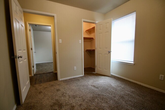 Building Photo - 8028-8030 Tanner