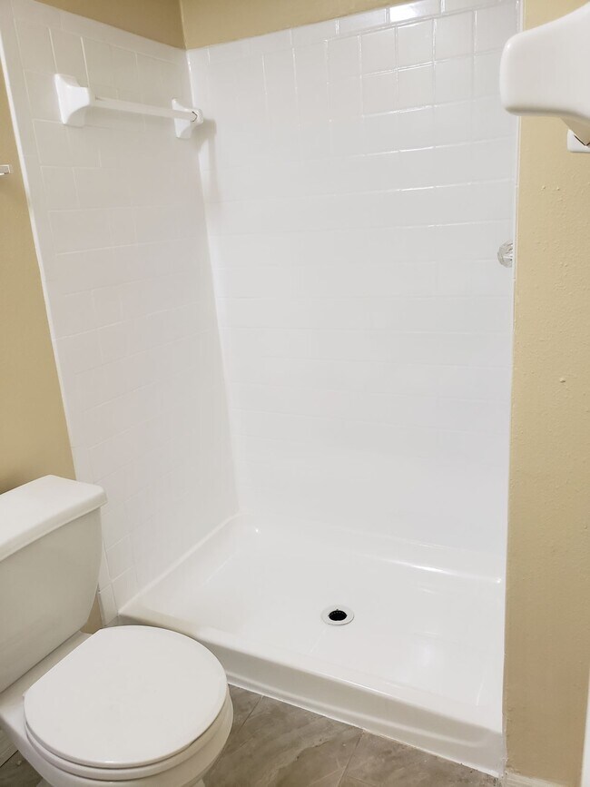 Building Photo - 16526 Brigadoon Dr