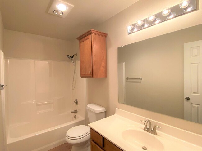 Building Photo - 2011 100th St