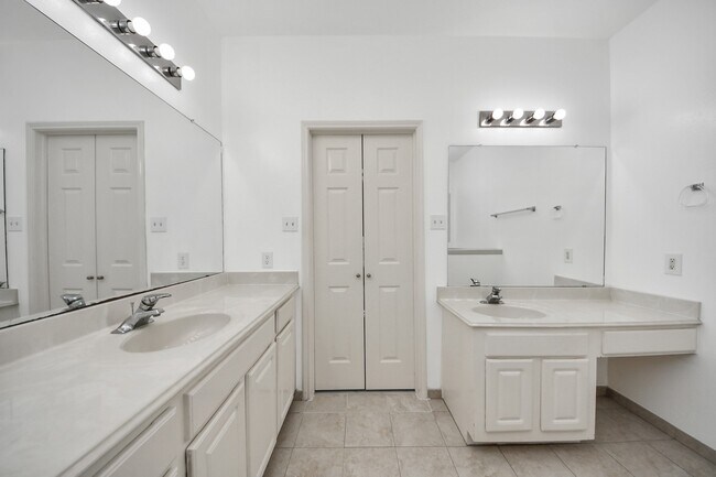 Building Photo - 3138 Waters View Dr