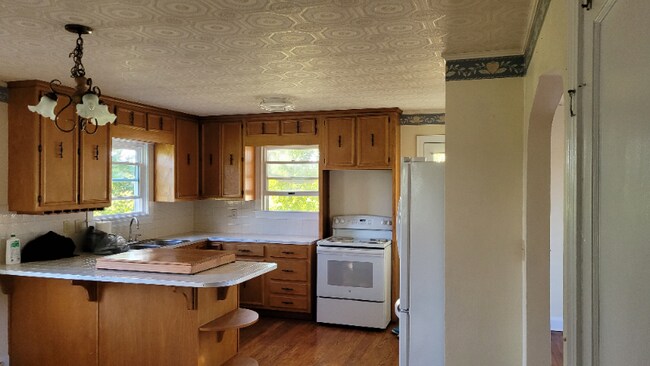 Building Photo - 7055 St John Rd