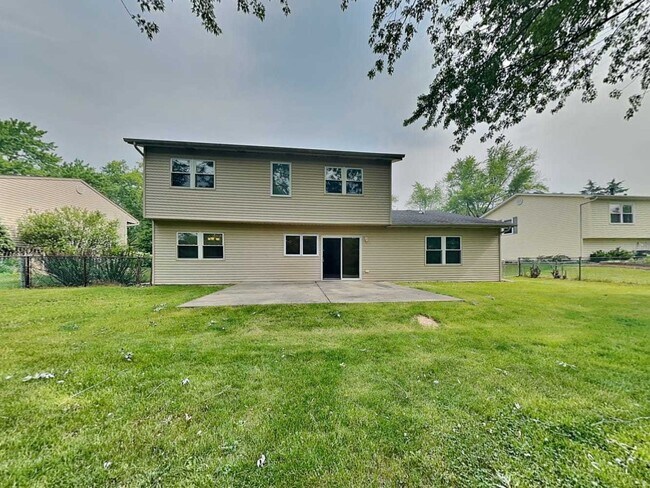 Building Photo - 159 E Timberlane Dr