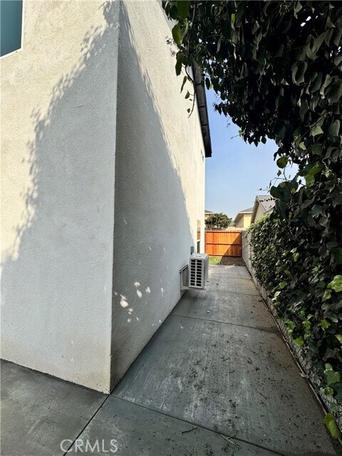 Building Photo - 8109 Cole St