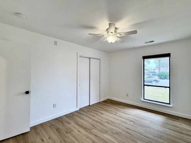 Building Photo - READY NOW!! 4-Bedroom Home in Lake Trant w/Attached Garage! Pet Friendly!