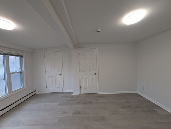 Building Photo - Stunning 3 bedroom 2 bathroom single family house available in Asbury Park!