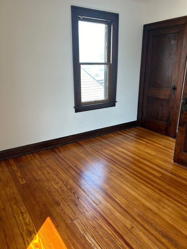 Back bedroom - 615 S 6th St