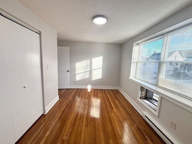 Building Photo - 40 Rockland Ave