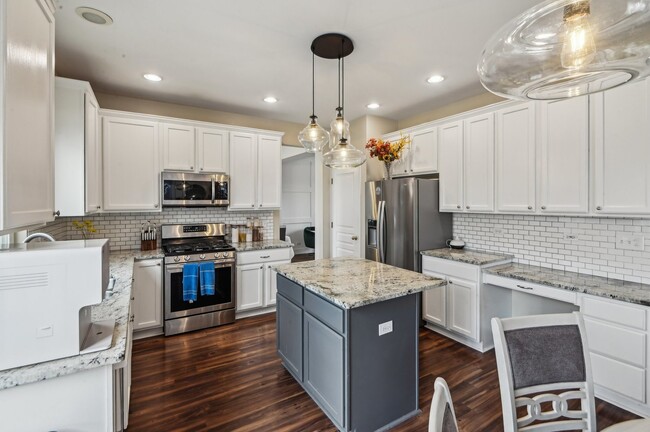 Building Photo - 25125 Rockwell Ln