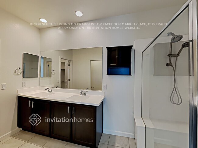 Building Photo - 43927 Caven Dr