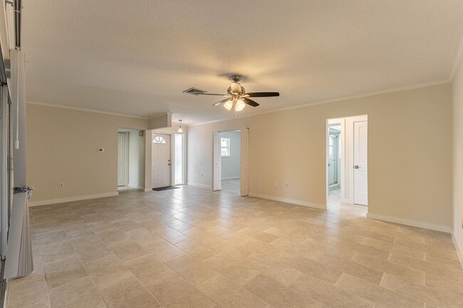 Building Photo - 210 Delido Ct