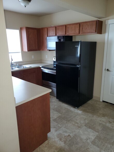 Building Photo - 5209 E Upriver Dr