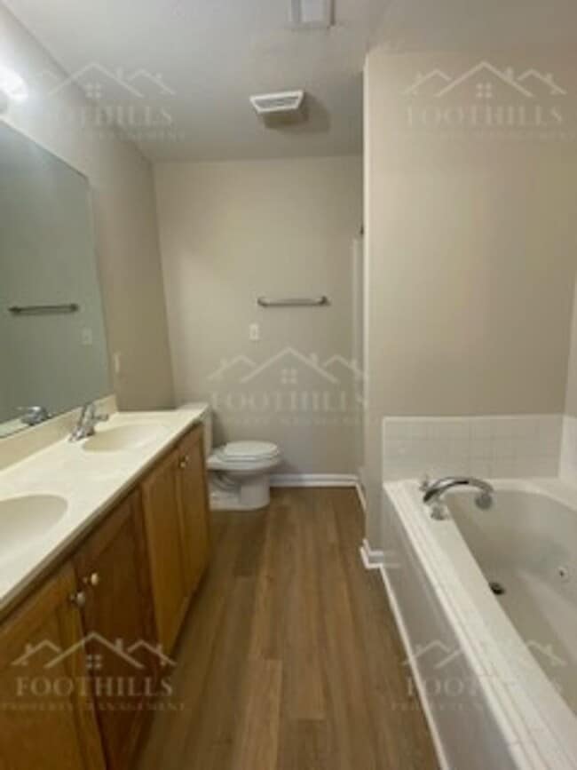 Building Photo - 107 Cedar Ridge