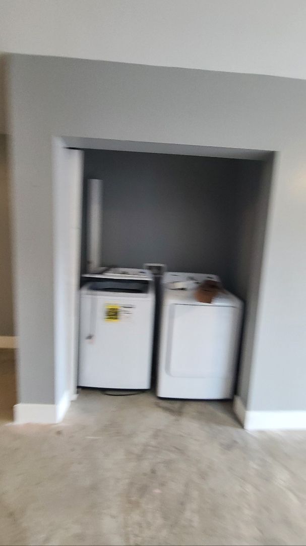 Building Photo - 32(839)