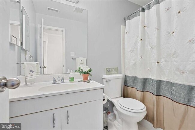 Building Photo - 7860 Mayfair Cir