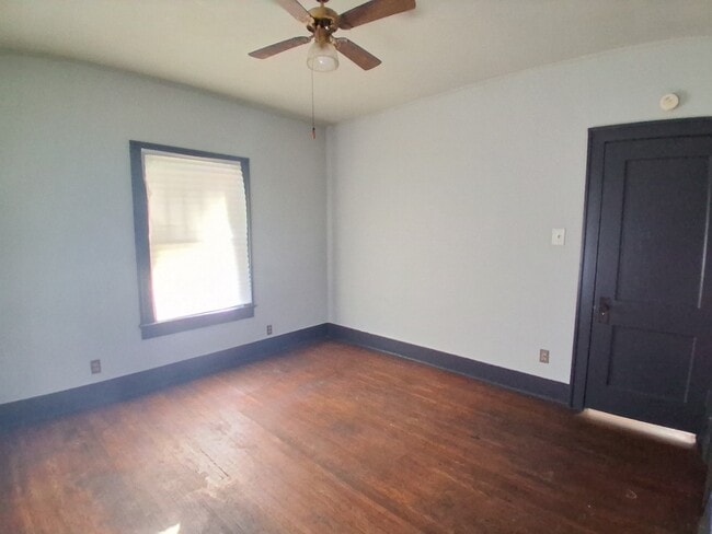 Building Photo - 9 State-S