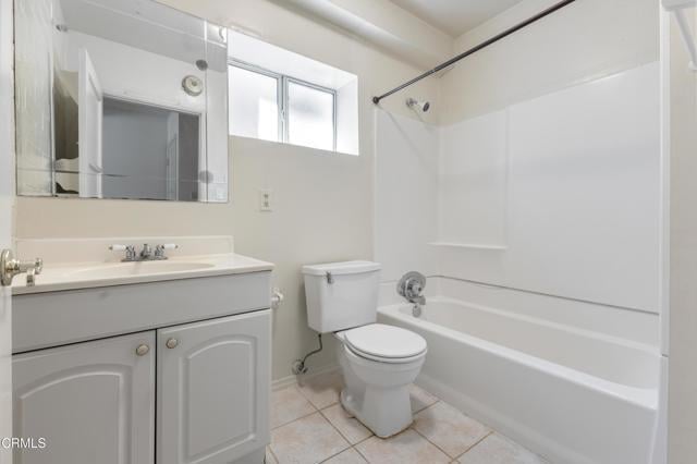 Building Photo - 2721 E Chevy Chase Dr