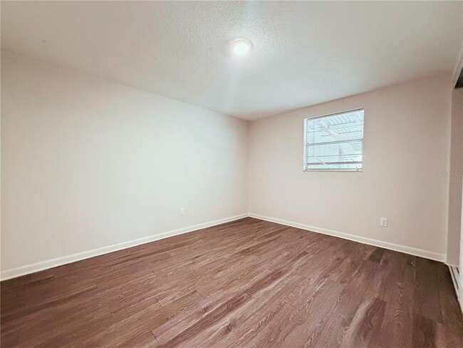 Building Photo - 5305 Oakwood Ct