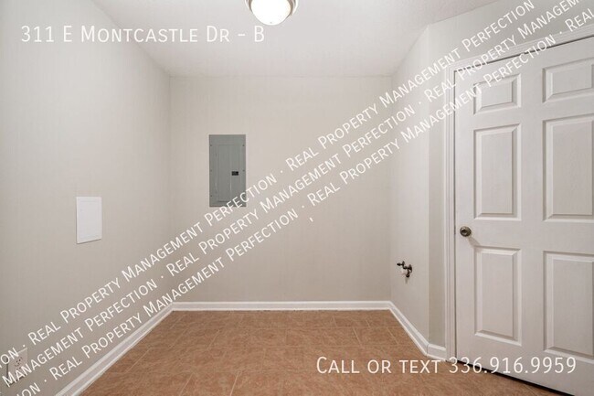 Building Photo - 311 E Montcastle Dr