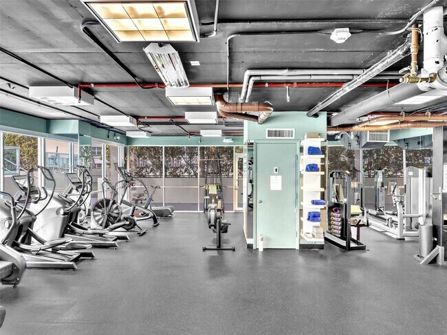 Building Photo - 650 West Ave