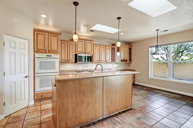 Building Photo - 8415 Disney Pl NE