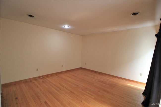 Building Photo - 222 Shuart Ave