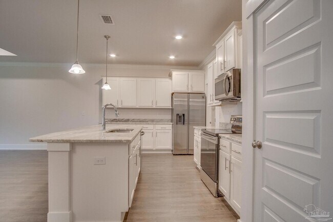 Building Photo - 713 Brambling Ct
