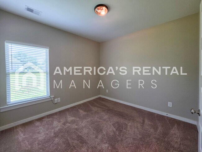 Building Photo - DEPOSIT PENDING!!! - Four Bedroom, Modern Home for Rent in Eastaboga - Available NOW!