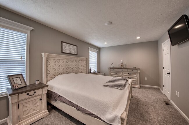 Building Photo - 109 Shaley Dr